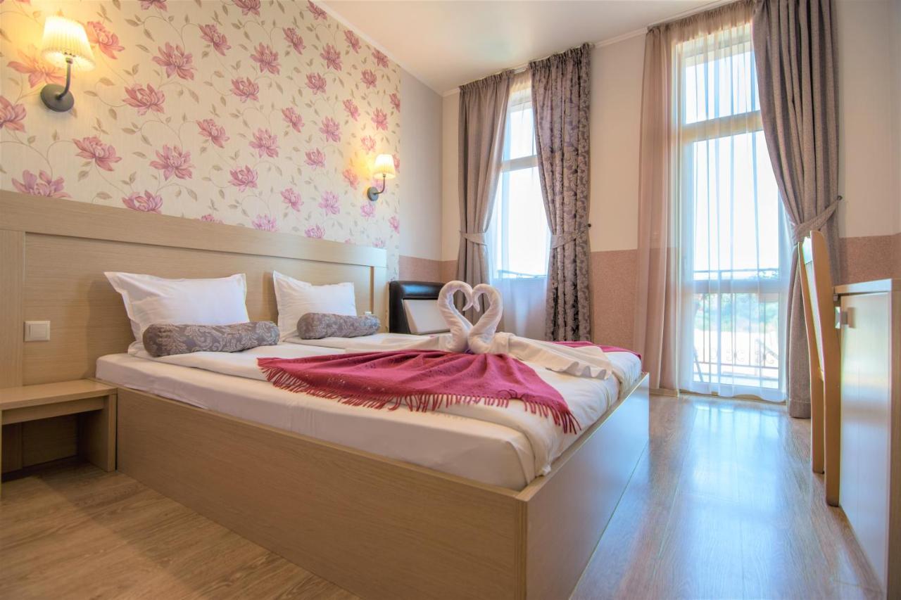 Hotel Anhea ヴェリコ・タルノヴォ エクステリア 写真